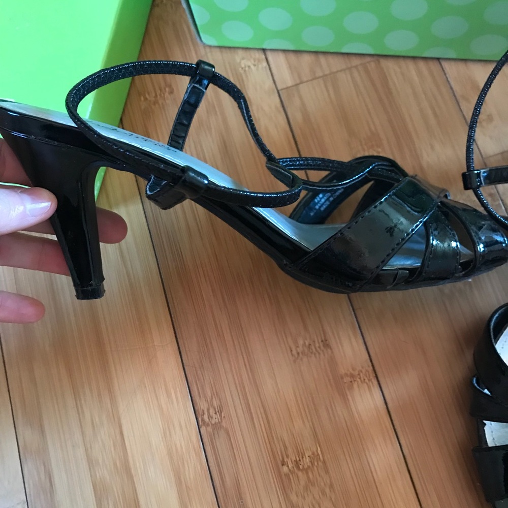 Short heels - Picture 2 of 5